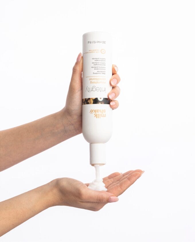 milk_shake Integrity Nourishing Shampoo and Conditioner Bundle Halo Hair & Skin - khdskinhairbeautyau.com